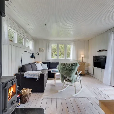 Semesterbostad Marit - 150m From The Sea By Interhome